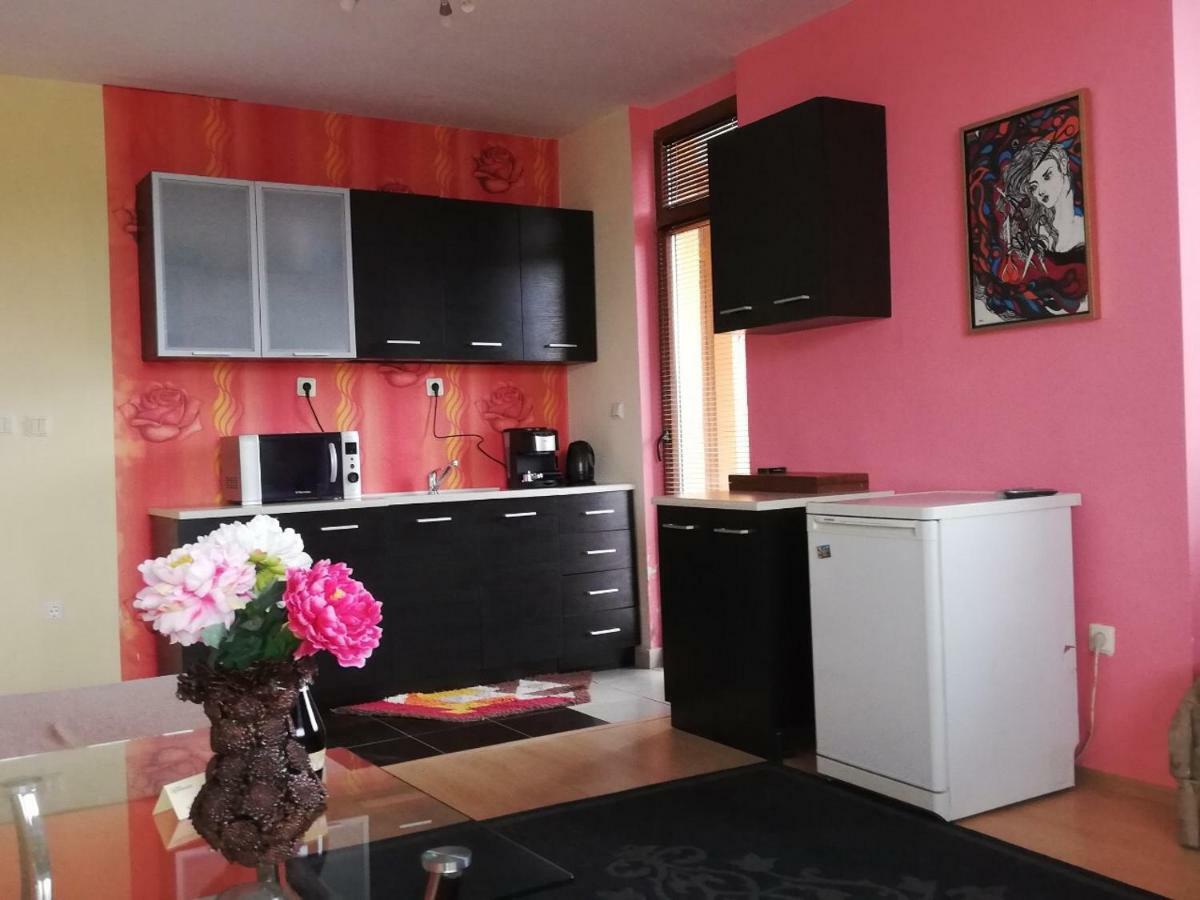 M&M Apartment เวลินกราด ภายนอก รูปภาพ